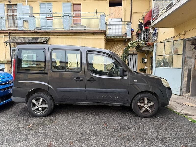 Usata Fiat Doblò 2008 Grigio Monovolume