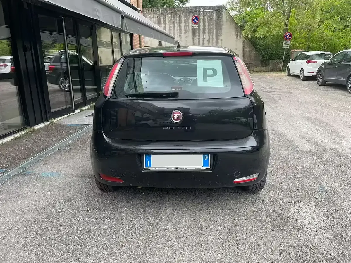 Usado Fiat Punto 69 CV (50 kW) 2013 Negro Utilitario