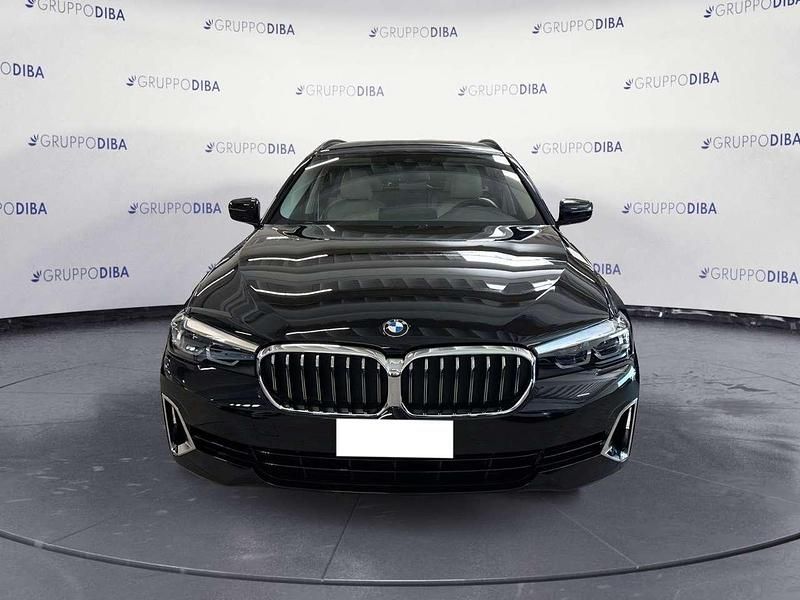 Usata BMW 530 Luxury Line 249 CV (183 kW) 2023 Nero Station wagon