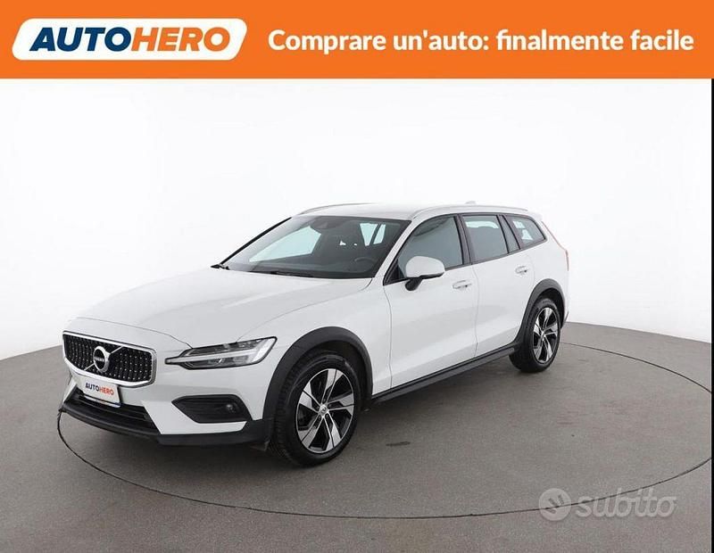 Usata Volvo V60 CC Business Edition 197 CV (144 kW) 2021 Bianco Station wagon