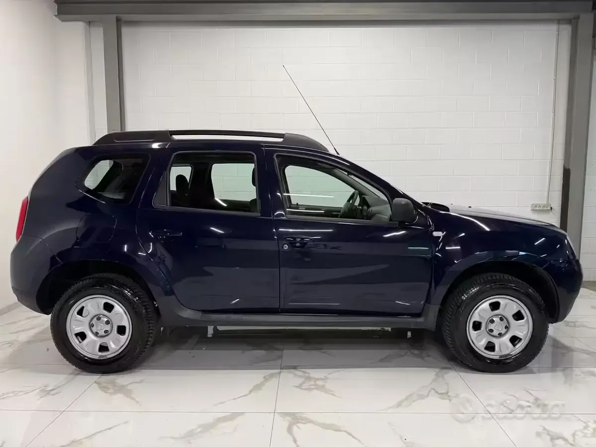 Usata Dacia Duster Ambiance 105 CV (77 kW) 2011 Bluazzurro SUV