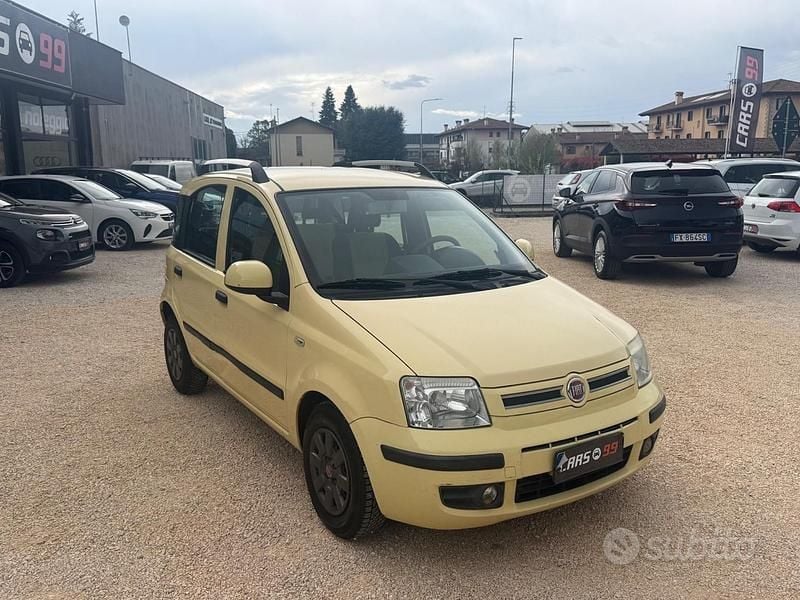 Usata Fiat Panda Dynamic 69 CV (50 kW) 2010 Beige Utilitaria