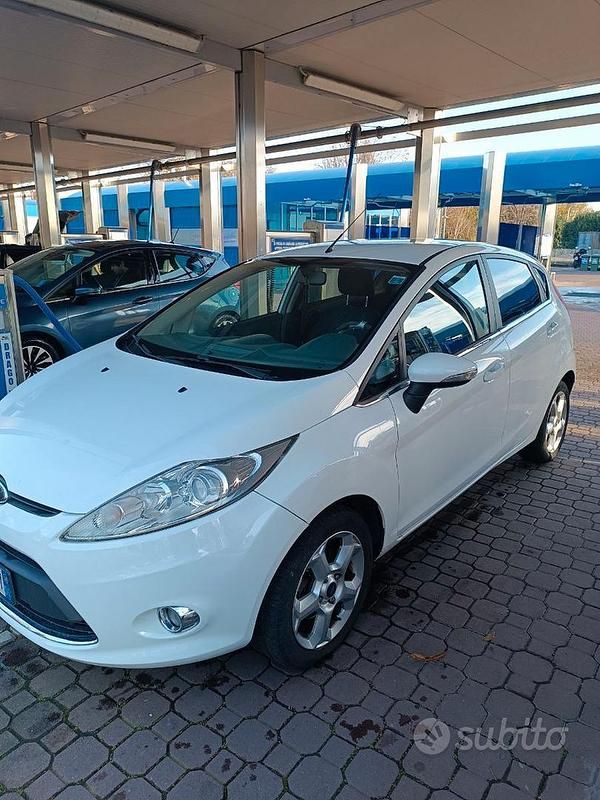 Usata Ford Fiesta 97 CV (71 kW) 2010 Utilitaria