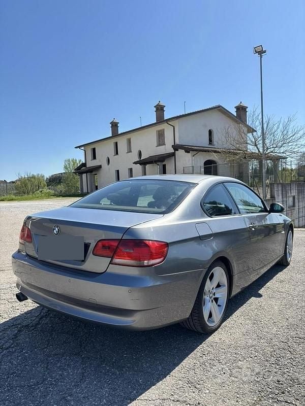 Usata BMW 320 210 CV (154 kW) 2008 Coupé