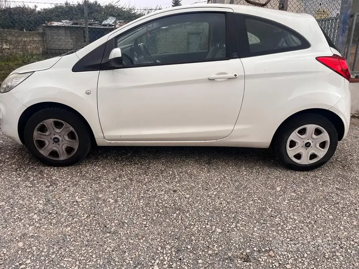 Usata Ford Ka 69 CV (50 kW) 2016 Bianco Berlina