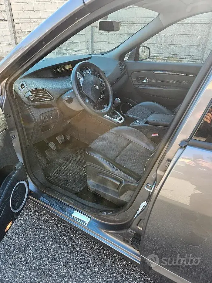 Usata Renault Scenic E-Tech 110 CV (80 kW) 2011 Grigio Monovolume