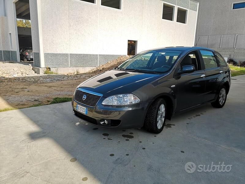 Usata Fiat Croma Dynamic 150 CV (110 kW) 2007 Grigio Station wagon