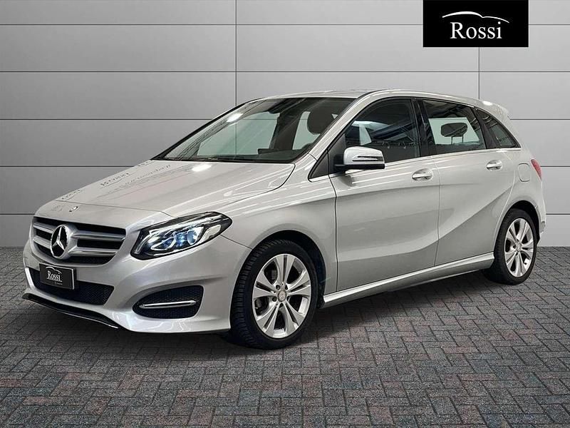 Begagnad Mercedes B180 Premium 109 HK (80 kW) 2016 Minibuss