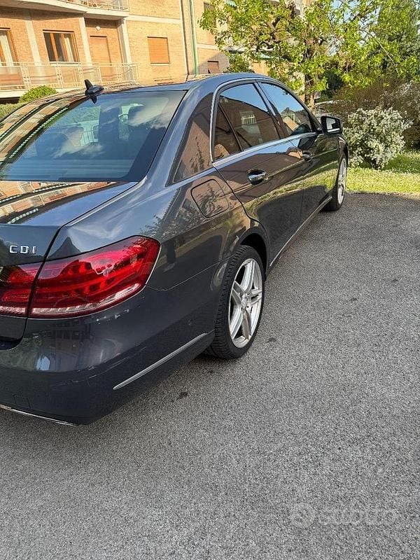 Usata Mercedes E220 2014 Grigio Berlina