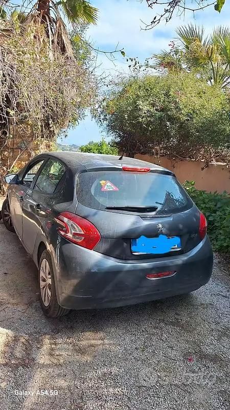 Usata Peugeot 208 68 CV (50 kW) 2013 Utilitaria