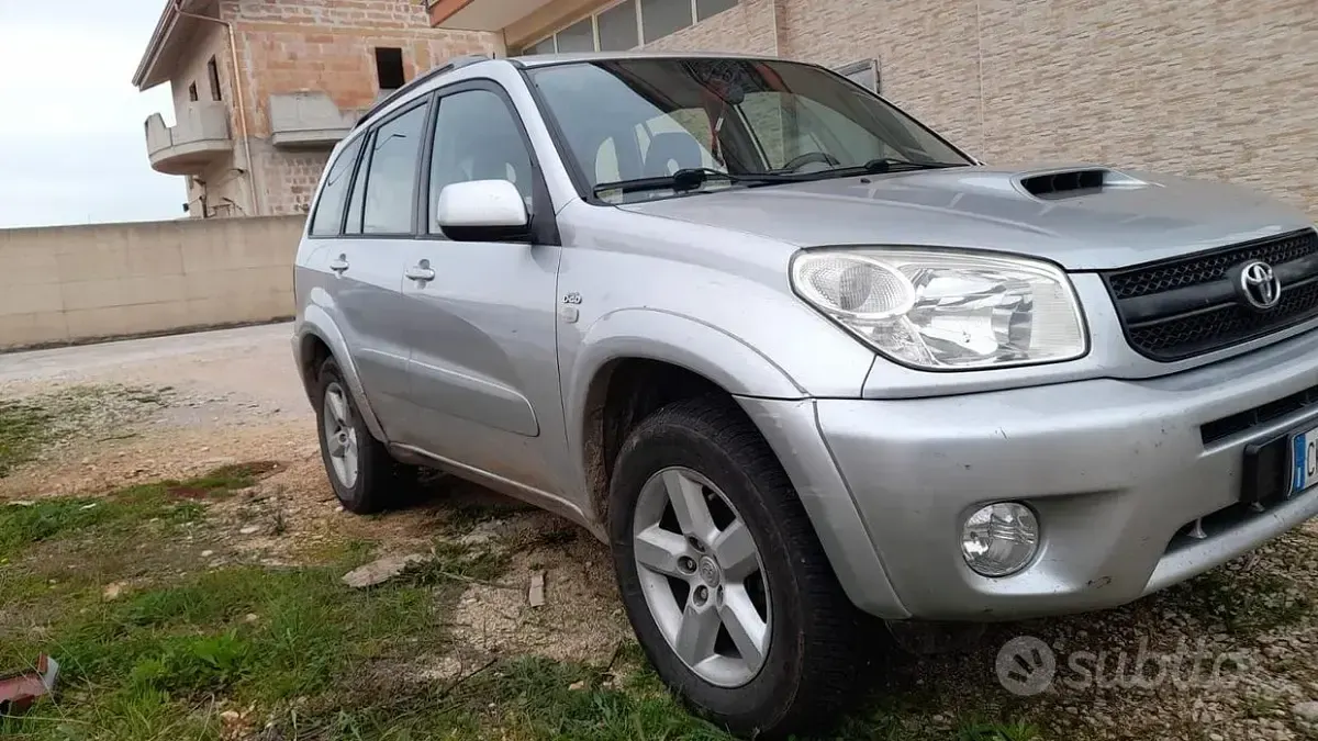 Usata Toyota RAV4 2004 SUV