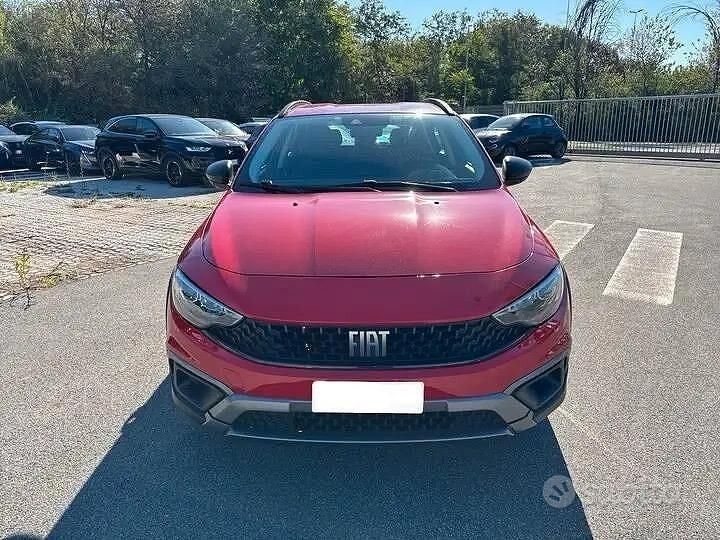 Usata Fiat Tipo Cross 101 CV (74 kW) 2021 Rosso Berlina