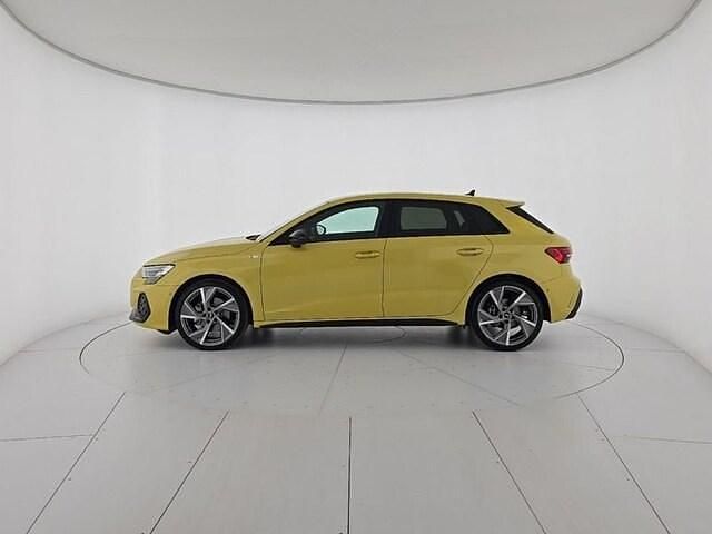 Nuova Audi A3 S-Line 150 CV (110 kW) 2025 Giallo pitone metallizzato