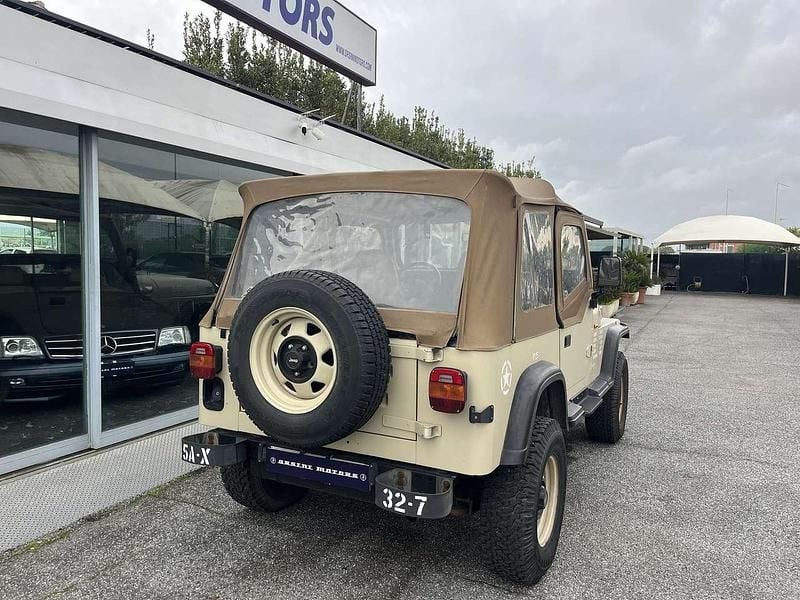 Usata Jeep Wrangler Laredo 103 CV (75 kW) 1990 Beige SUV