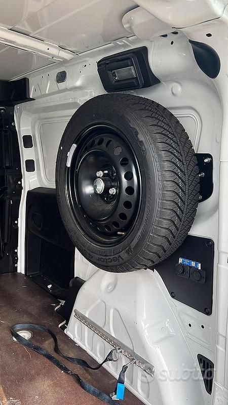 Usata Fiat Doblò 120 CV (88 kW) 2016 Bianco Monovolume