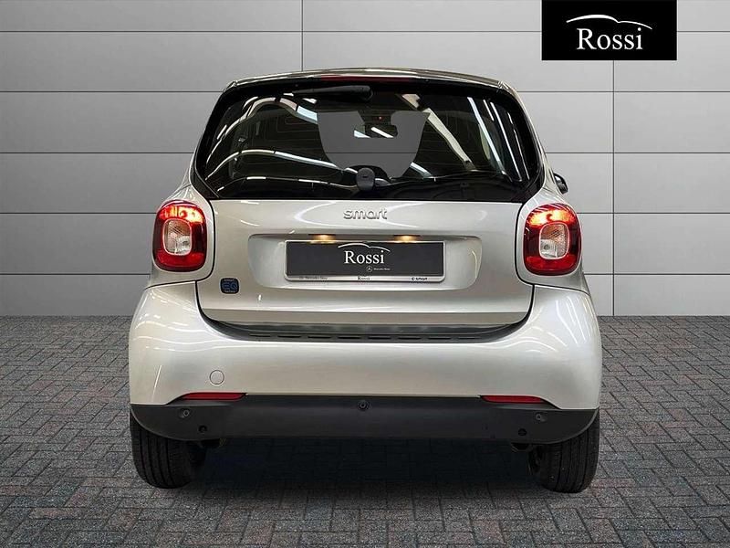 Usata Smart ForTwo Electric Drive Passion 41 kW (56 CV) 2021 Bodypanels in cool silver meta Coupé