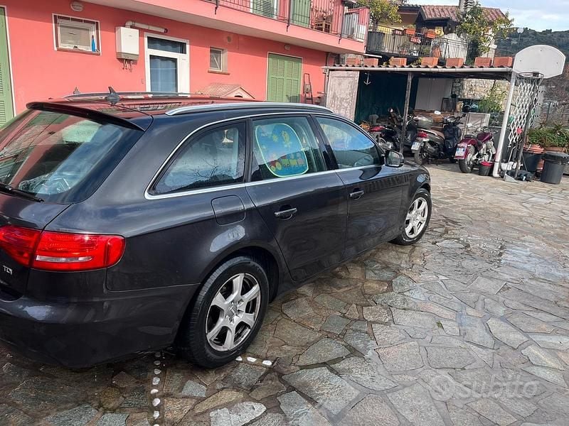 Usata Audi A4 143 CV (105 kW) 2011 Grigio Station wagon