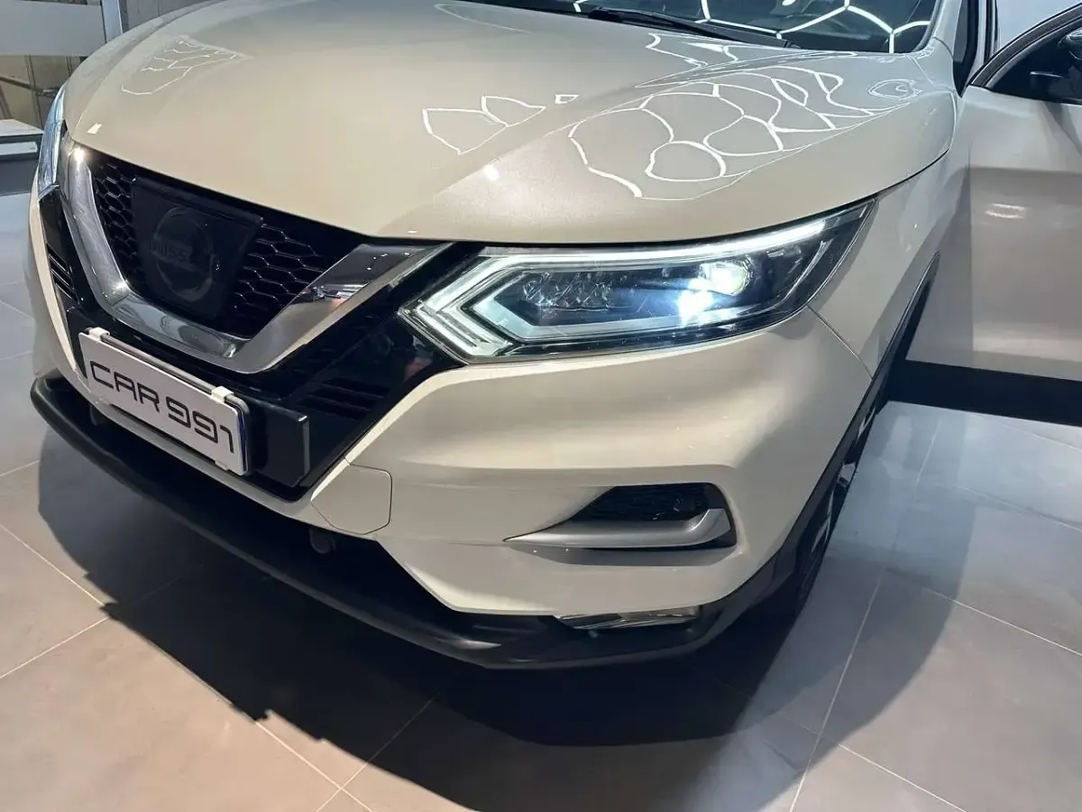 Usata Nissan Qashqai Tekna 131 CV (96 kW) 2018 Perlato metallizzato SUV