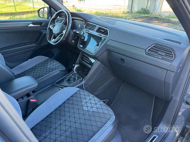 Usata VW Tiguan R-line 150 CV (110 kW) 2023 Grigio SUV