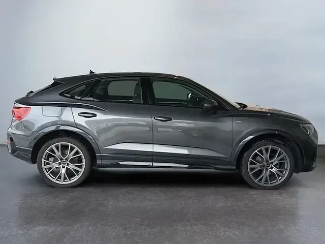 Usata Audi Q3 Sportback S-Line 150 CV (110 kW) 2023 Grigio SUV