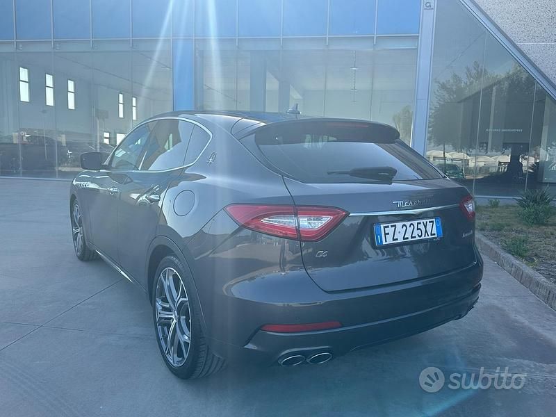 Usata Maserati Levante 275 CV (202 kW) 2020 Grigio SUV