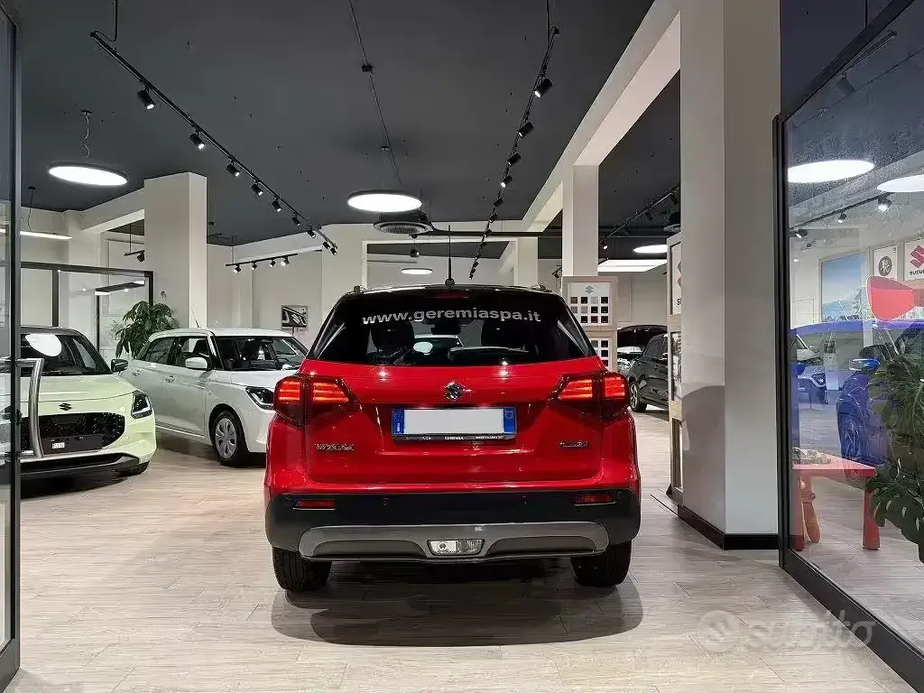 Second-hand Suzuki Vitara 110 CP (80 kW) 2025 Roșu SUV