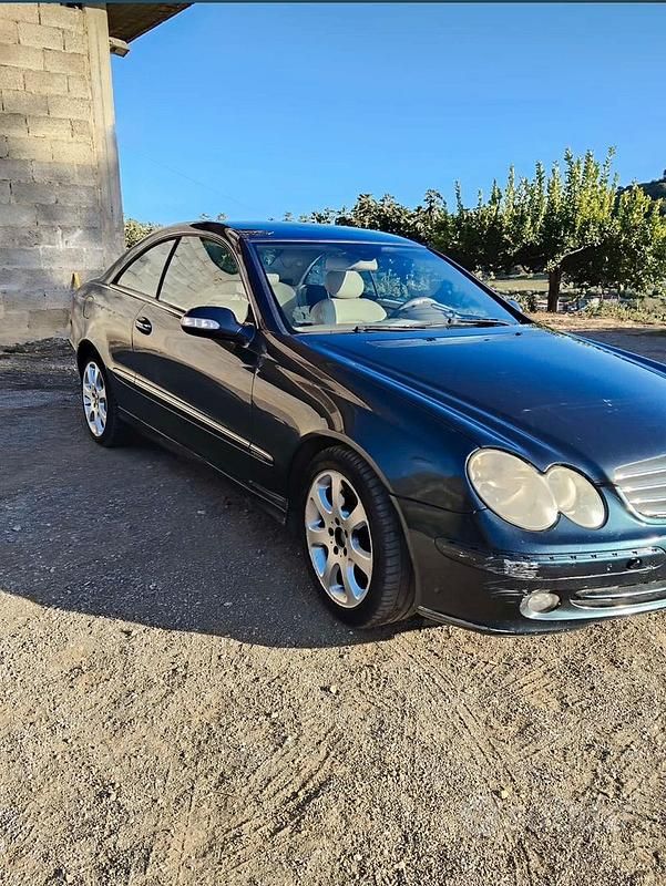Occasion Mercedes CLK270 Elegance 170 ch (125 kW) 2004 Bleue Berline