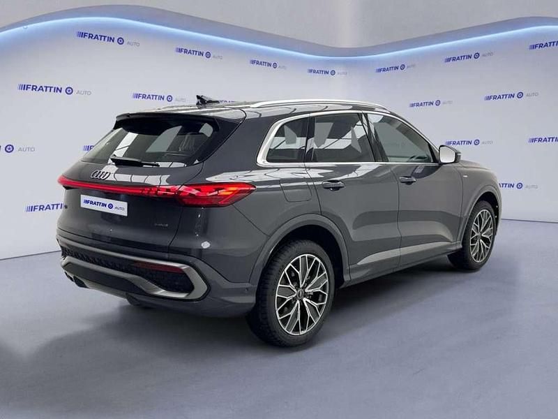 Nuova Audi Q5 S-Line 204 CV (150 kW) 2025 Gray SUV