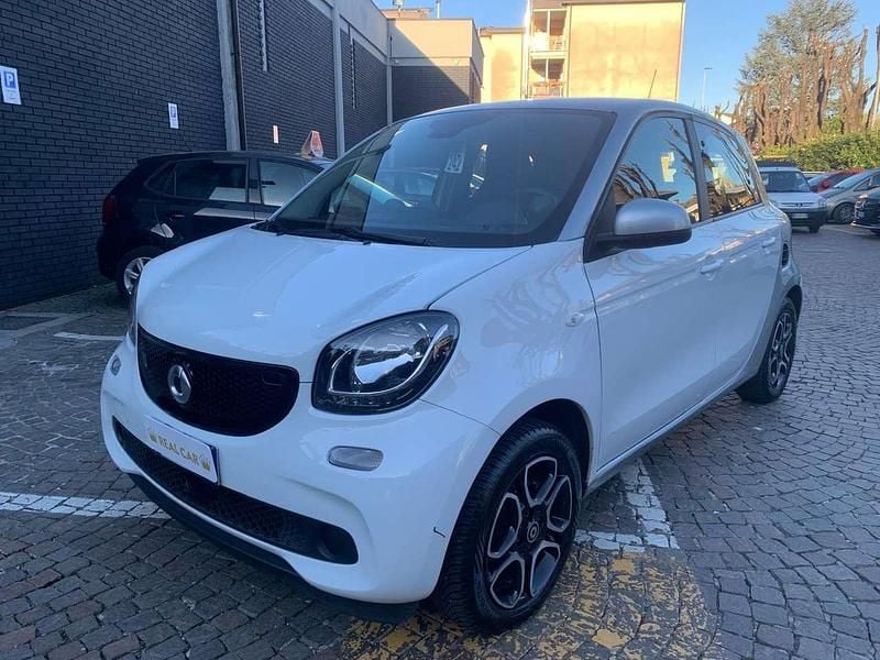 Usata Smart ForFour Electric Drive Passion 41 kW (56 CV) 2018 Bianco Utilitaria