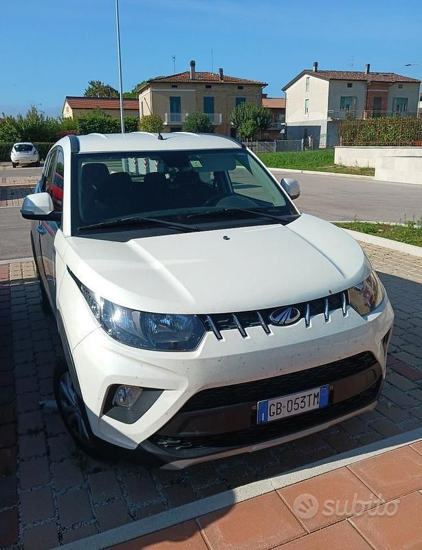 Bianco Usata 2020 Mahindra KUV100 SUV | 8000 € (Ottimo prezzo) - Immagine 1/4
