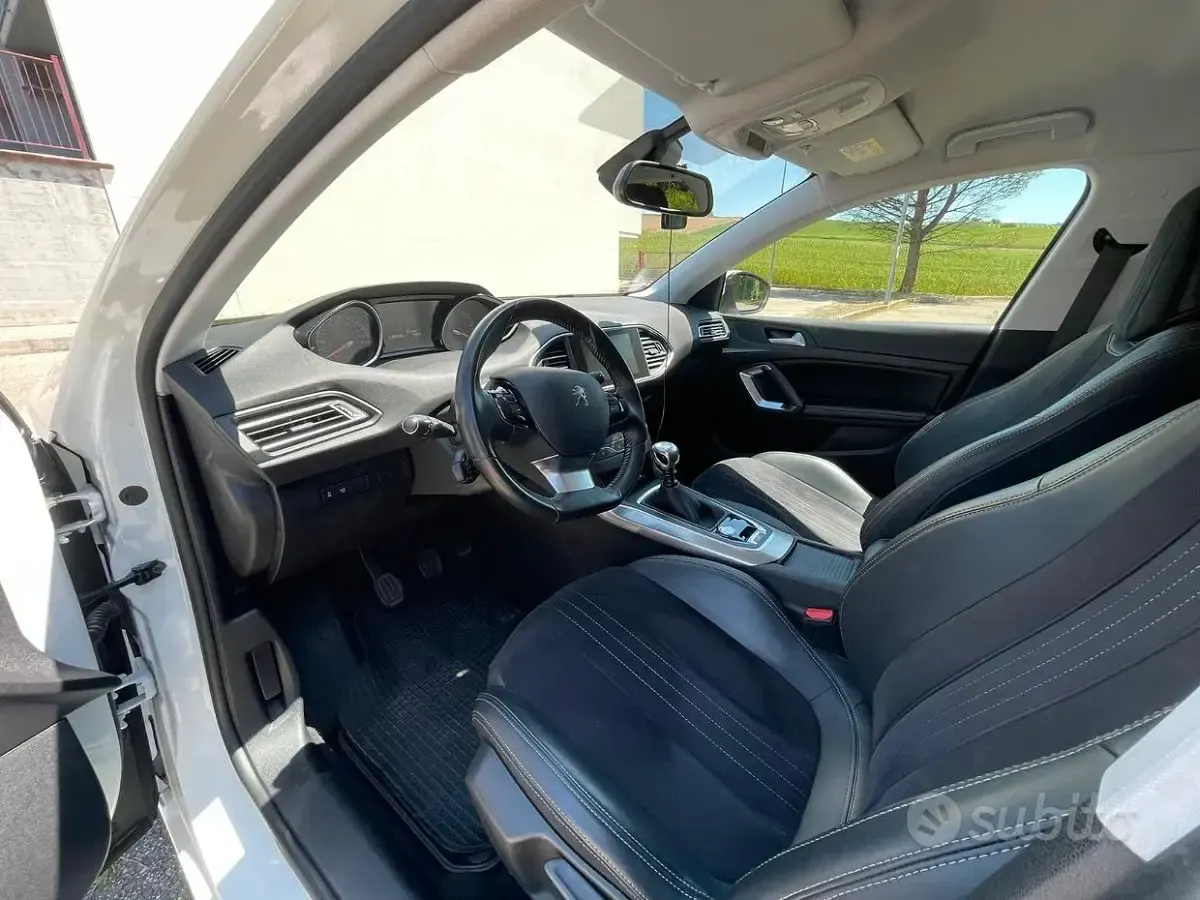 Usata Peugeot 308 SW 116 CV (85 kW) 2015 Station wagon