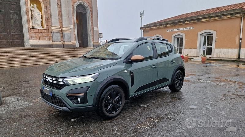 Usata Dacia Sandero Stepway 91 CV (66 kW) 2024 Verde Utilitaria
