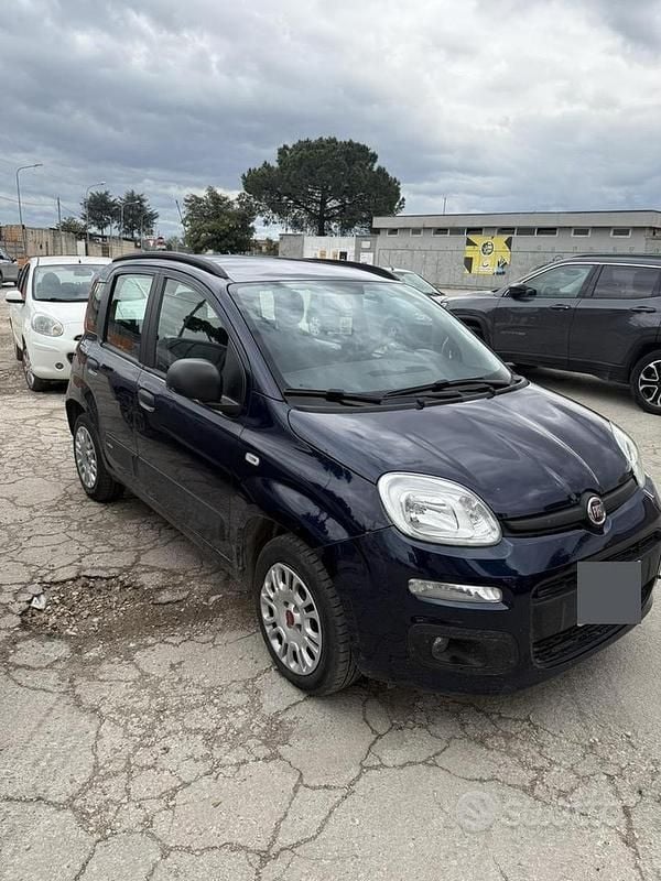 Usata Fiat Panda Lounge 69 CV (50 kW) 2020 Blu Utilitaria