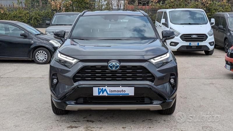 Usata Toyota RAV4 Hybrid Style 225 CV (165 kW) 2024 Grigio SUV