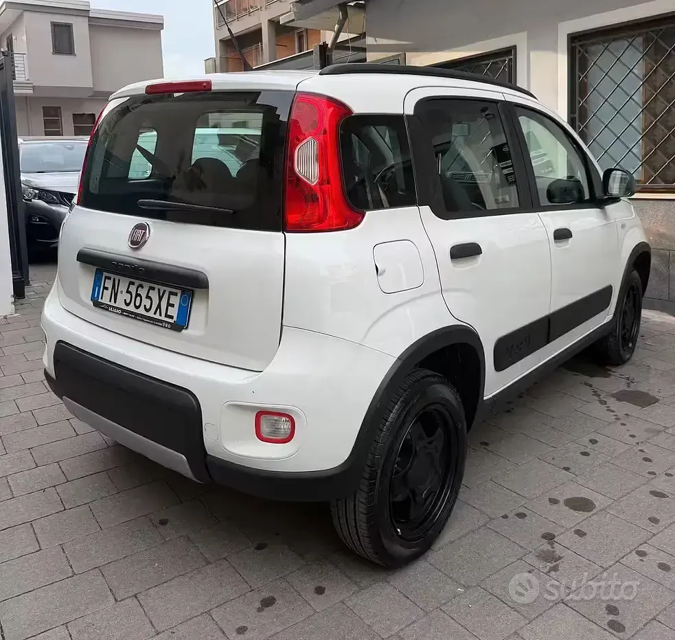 Usata Fiat Panda 4x4 S 95 CV (69 kW) 2018 Bianco Utilitaria