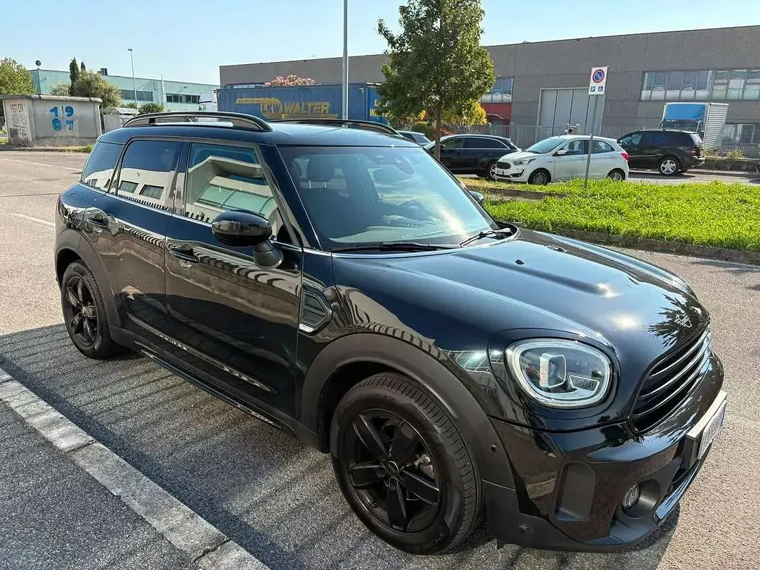 Usata Mini Countryman Business 102 CV (75 kW) 2021 Nero SUV