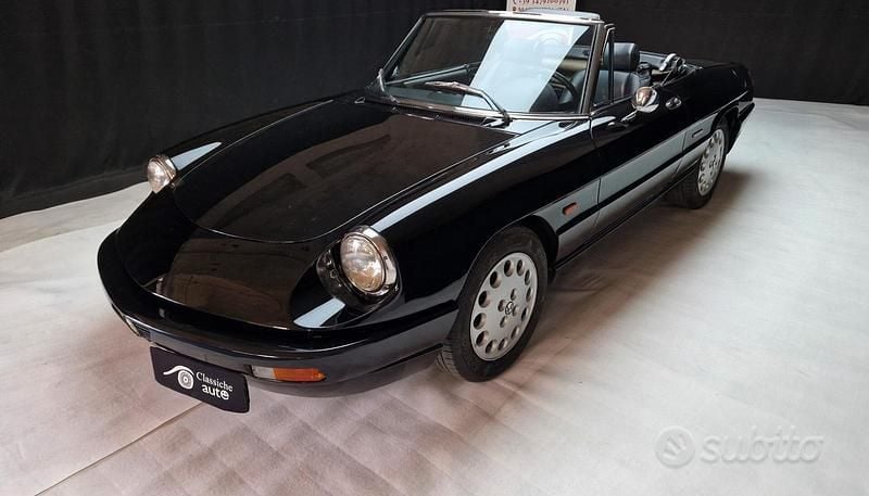 Nero Usata 1992 Alfa Romeo Spider Cabrio | 24.900 € - Immagine 1/4