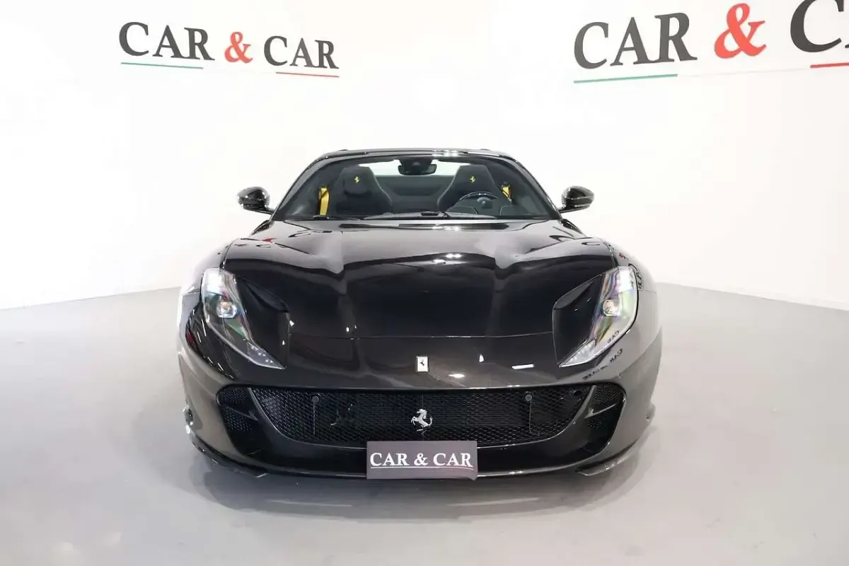 Usata Ferrari 812 799 CV (587 kW) 2023 Nero Cabrio