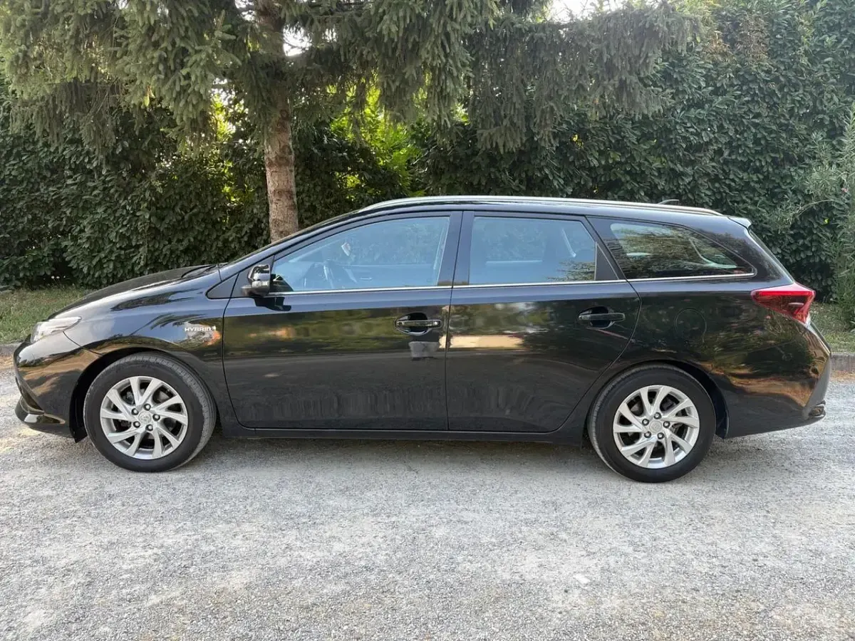 Usata Toyota Auris Touring Sports Business Edition 99 CV (72 kW) 2018 Nero Station wagon