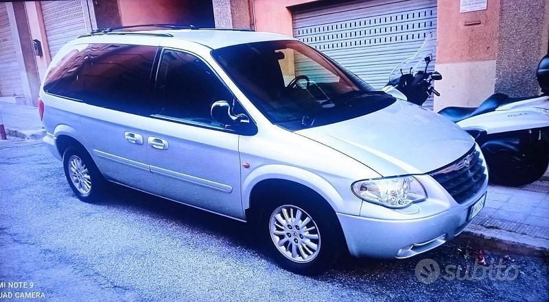 Usata Chrysler Voyager 143 CV (105 kW) 2007 Monovolume