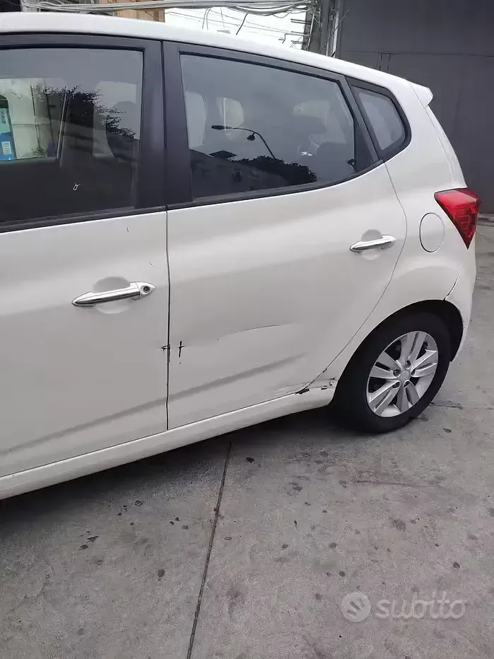 Usata Hyundai ix20 90 CV (66 kW) 2012 Bianco Utilitaria