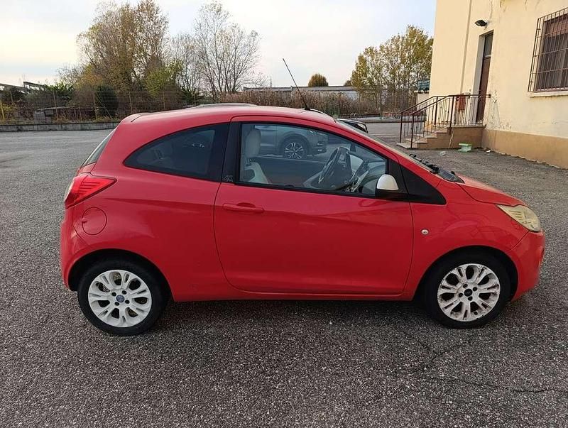Usata Ford Ka 75 CV (55 kW) 2009 Arancione Berlina