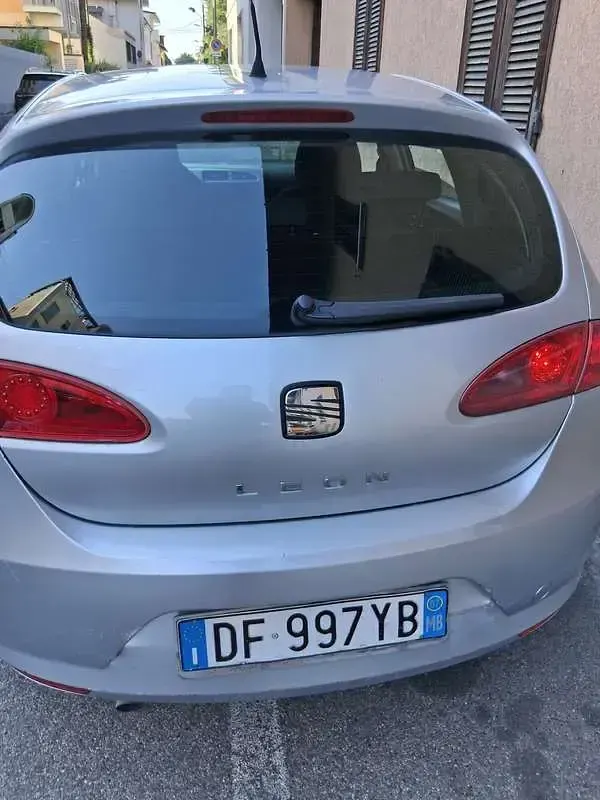 Usata Seat Leon Stella 75 CV (55 kW) 2003 Utilitaria