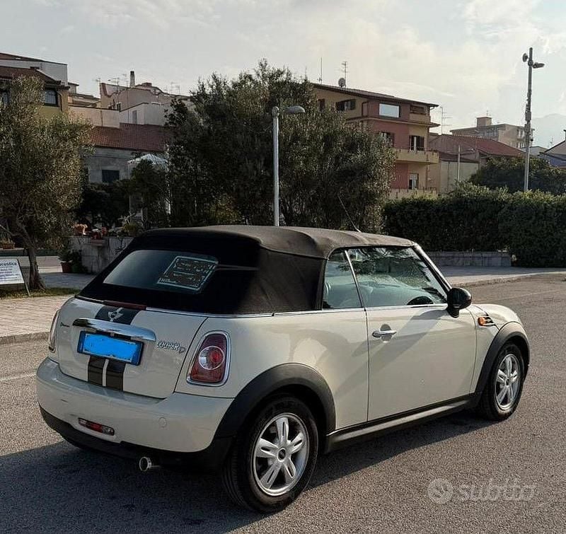 Usata Mini Cooper D Cabriolet 116 CV (85 kW) 2012 Cabrio