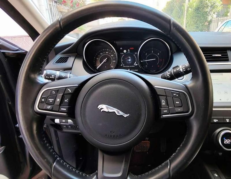 Usata Jaguar E-Pace Chequered Flag 150 CV (110 kW) 2020 SUV