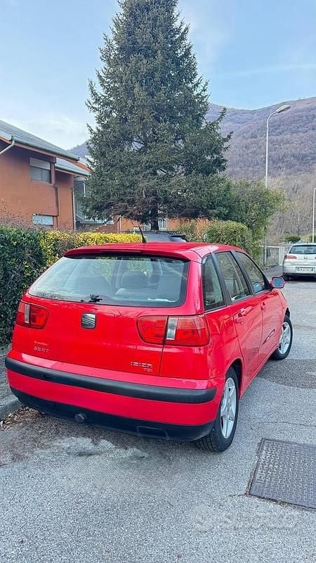 Usata Seat Ibiza 90 CV (66 kW) 2002 Rosso Utilitaria
