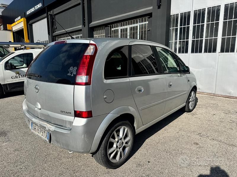 Usata Opel Meriva Cosmo 125 CV (91 kW) 2008 Grigio Monovolume