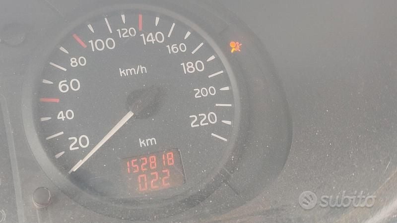 Brugt Renault Clio II 75 HK (55 kW) 2002 Blå Hatchback