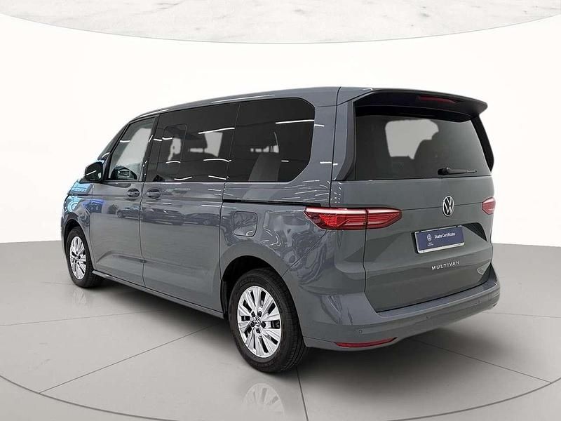Usata VW Multivan 150 CV (110 kW) 2025 Pure gray Furgone