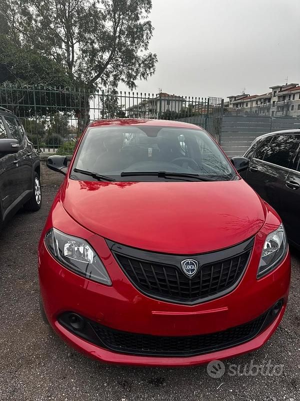 Usata Lancia Ypsilon 2022 Rosso Utilitaria